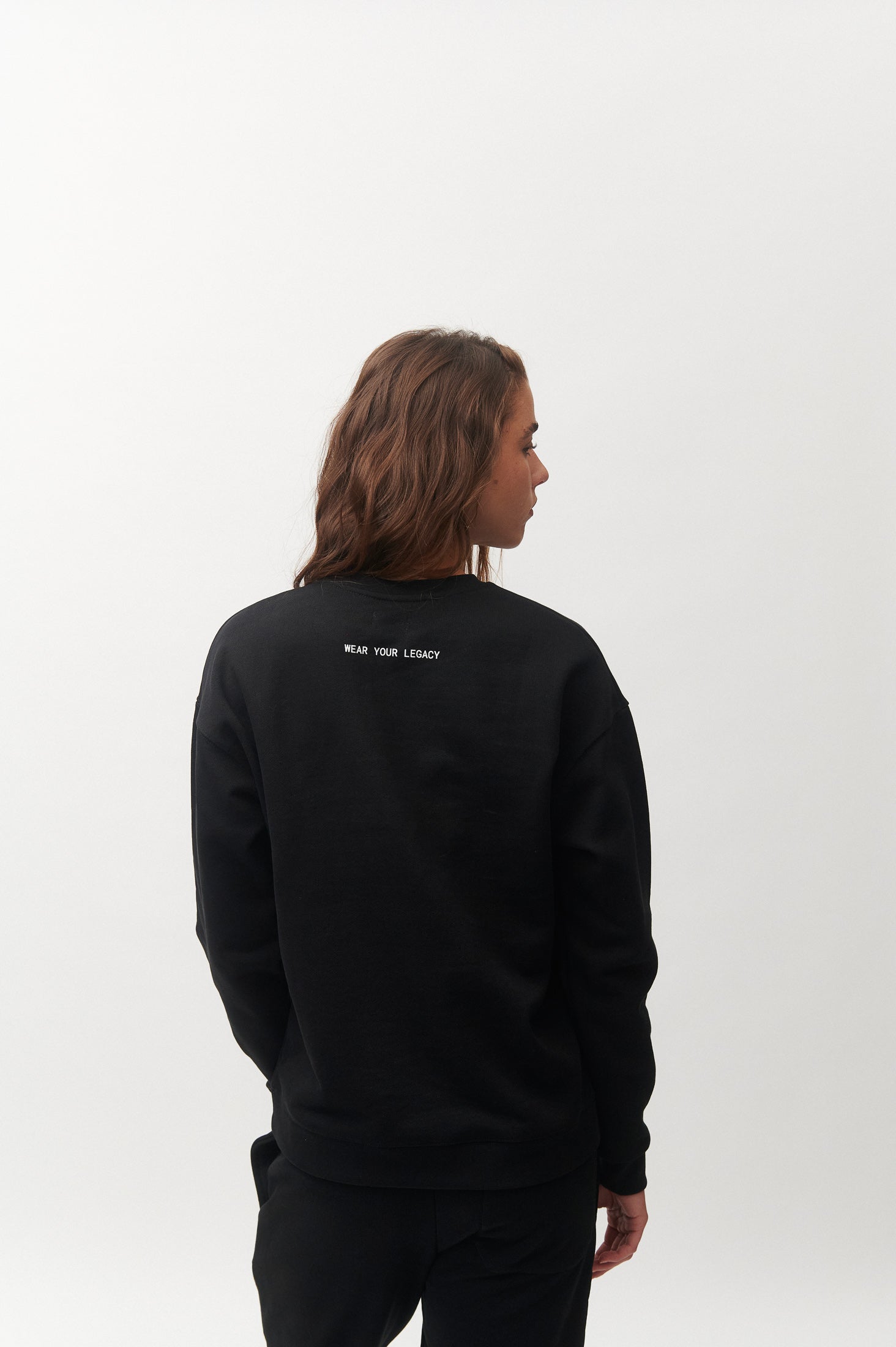 CLASSIC CREWNECK TRINITY