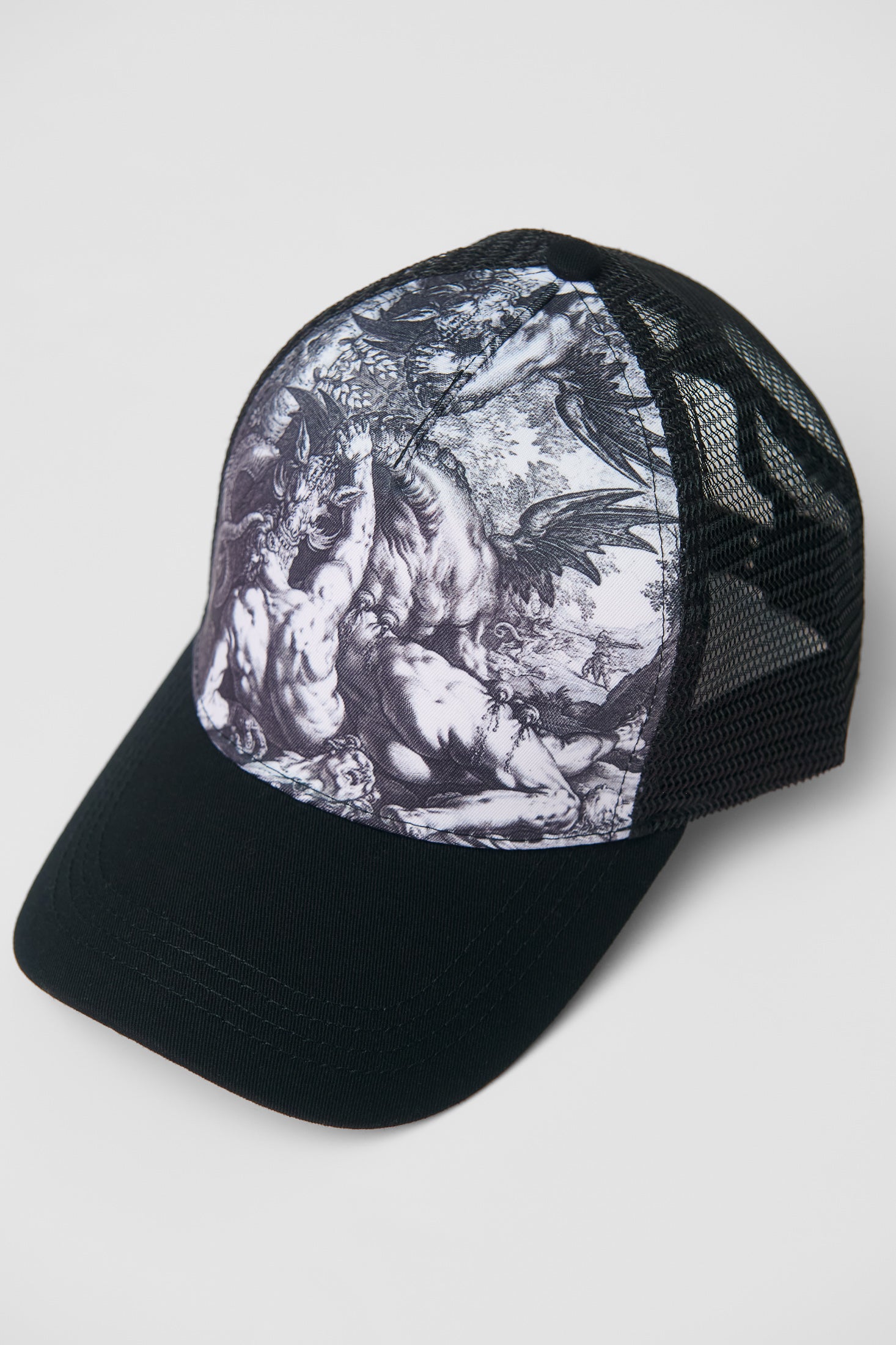 GRAPHIC HAT