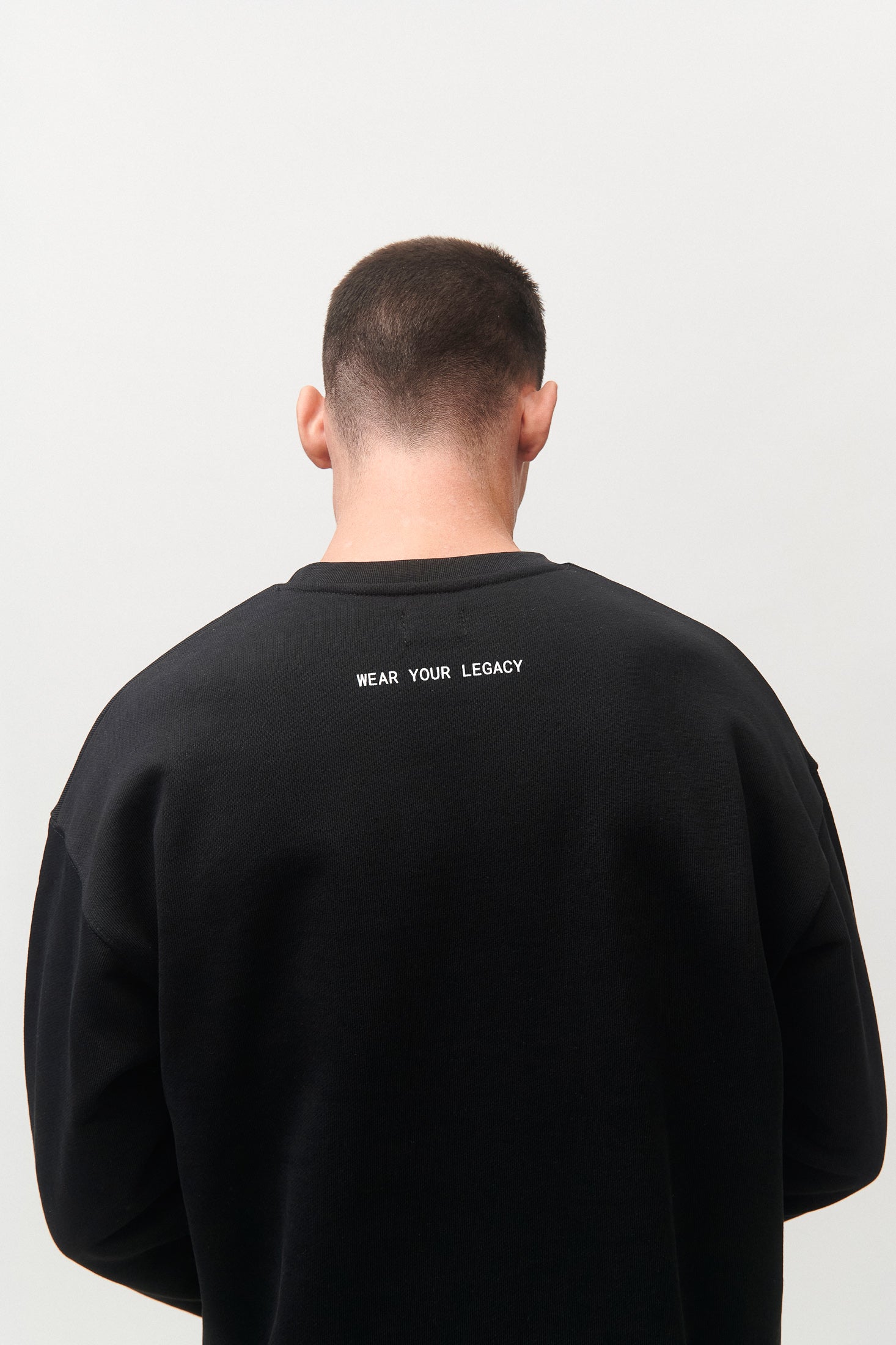 CLASSIC CREWNECK TRINITY